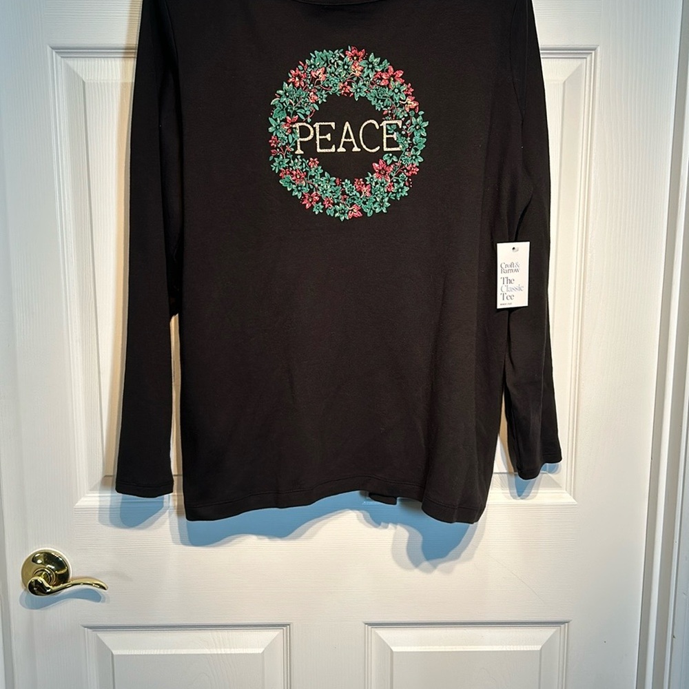 Croft & Barrow Black Long Sleeve Peace Wreath Top Size 1X